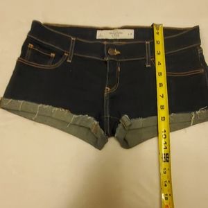 ABERCROMBIE & FITCH Jean Shorts Size 2 NWOT